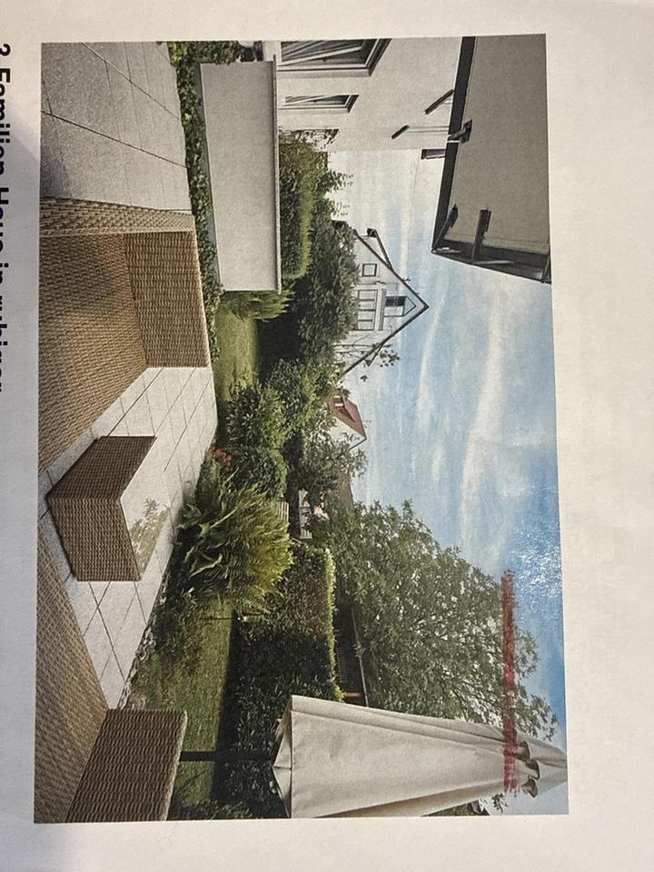 Stilvoll Wohnung mit großem Garten, Terrasse und Garage .