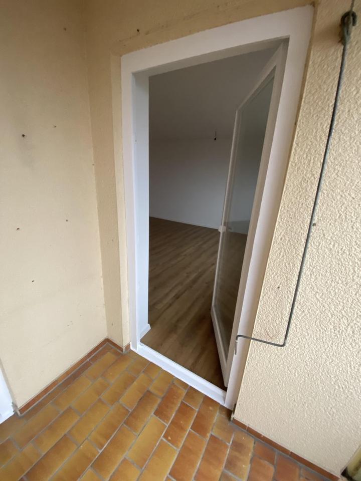 4er WG in einer 4 1/2 Zimmer Wohnung im 6. Stock – Bild 4