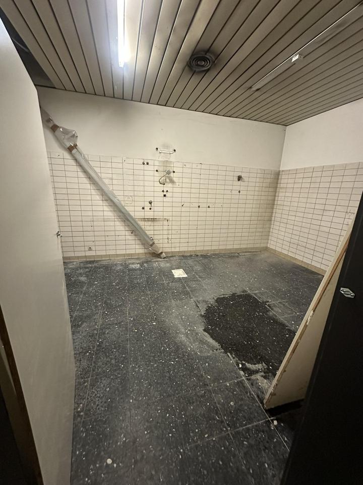 Ehemaliger Supermarkt 758m² Gewerbe für Fitness Freizeit Lager Einzelhandel Vereinsheim Sporthalle – Bild 21