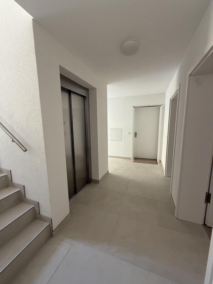 Top-Aussicht! 2-Zimmer-Wohnung, Erstbezug, 78 qm, Aufzug, Carport – Bild 5