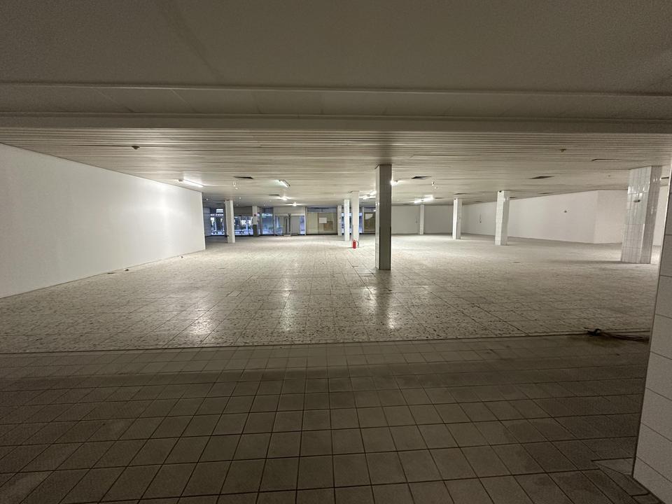 Ehemaliger Supermarkt 758m² Gewerbe für Fitness Freizeit Lager Einzelhandel Vereinsheim Sporthalle – Bild 13