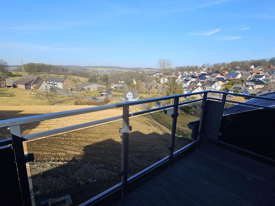 ** Exklusive 3-Zimmer- Dachgeschosswohnung im Herzen von Waldbröl !** – Bild 3