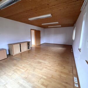 Attraktive Bürofläche im Obergeschoss – hochwertige Holzständerbauweise