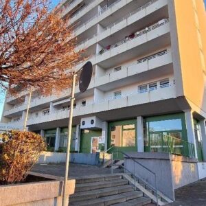 Büro/Praxisfläche ca. 100 qm in Bad Soden kernsaniert, Bahnhofnähe, bis zu 4  KFZ Stellpl.