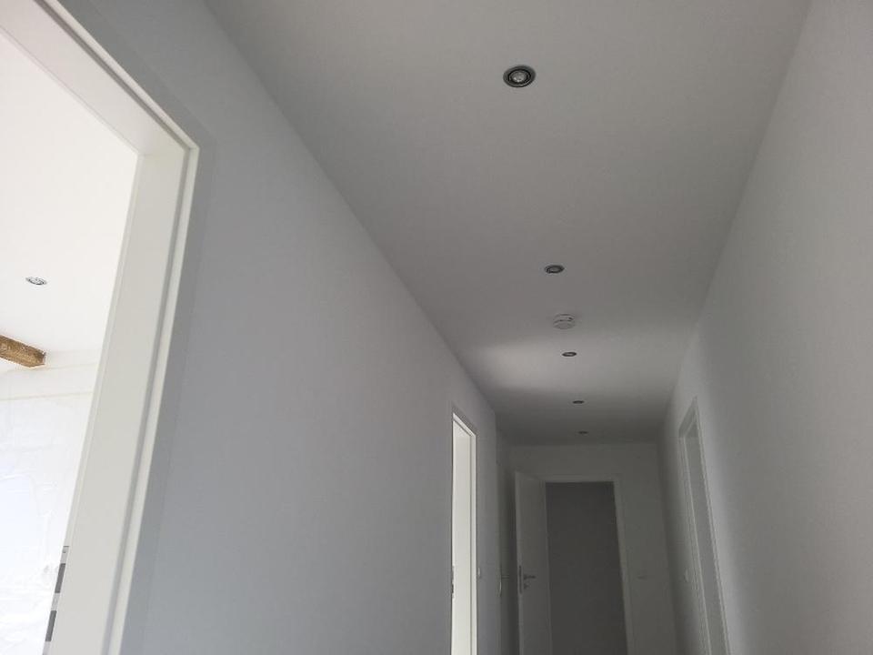 Super sanierte 4-Raum Dachgeschoss WE mit neuer Einbauküche – Bild 7