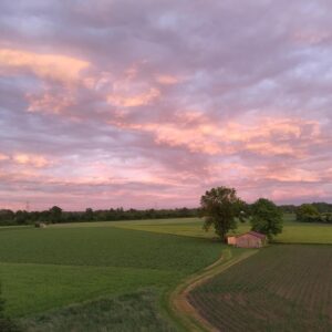 *RESERVIERT*   Sanierte 2-Zimmer DG-Wohnung in Langweid - Stellplatz, Keller, EBK - von privat