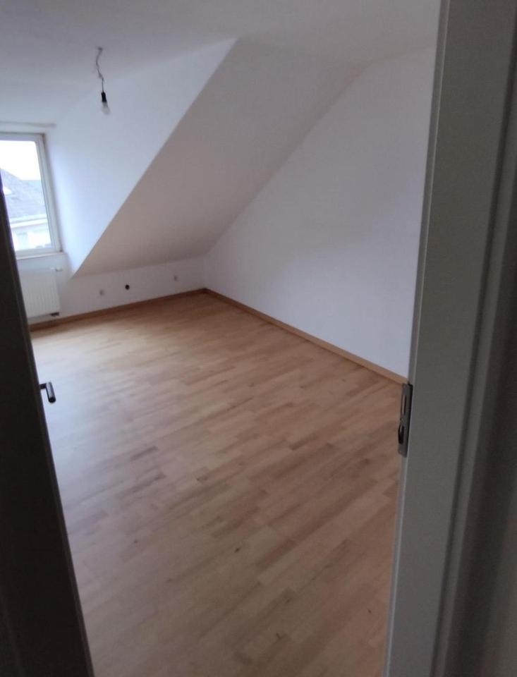 Schöne gemütliche ruhige 2 Zimmer Dachgeschoss Wohnung – Bild 5