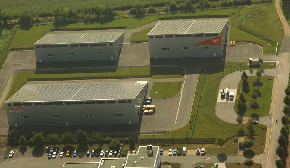 2000 m² Vega Halle in Sangerhausen, eingefriedet mit Stellplätzen – Bild 2