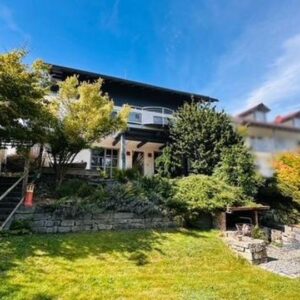 Charmantes Einfamilienhaus mit Einliegerwohnung – Ihr neues Zuhause in ruhiger Lage