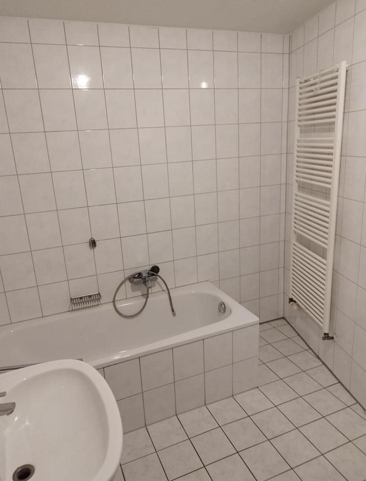 Schöne gemütliche ruhige 2 Zimmer Dachgeschoss Wohnung – Bild 7