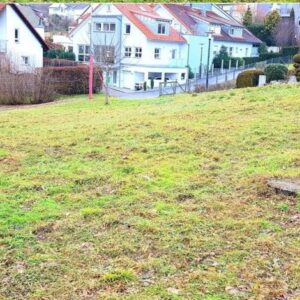 Seltene Gelegenheit: provisionsfreies, sofort bebaubares, großzügiges Grundstück