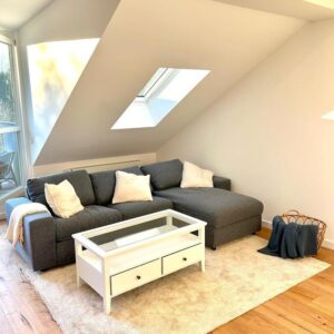 Wohnen auf Zeit: Neubauwohnung im charmantem Bestandshaus