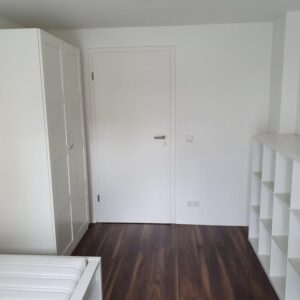 Schönes, möbliertes Zimmer in 4-WG in guter Lage von S-Wangen!