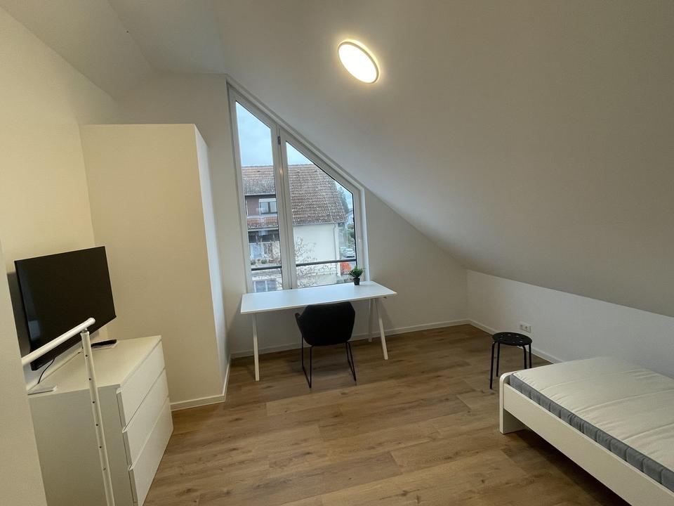 WG-Gründung in schöner Wohnung direkt an der EZB