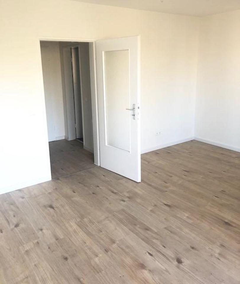 Stilvolle 1-Zimmer-Wohnung mit Einbauküche und Balkon in Unterbilk-Hafen – Bild 3