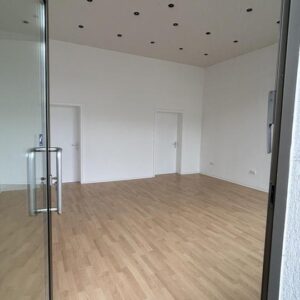 Attraktives & vielseitig nutzb. Ladenlokal/Showroom/Büro m.großem Schaufenster Top-Lage Hochzoll-Süd