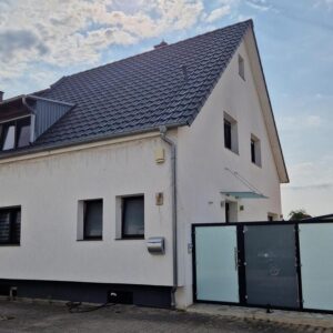 Schöne Doppelhaushälfte mit Urlaubsfeeling