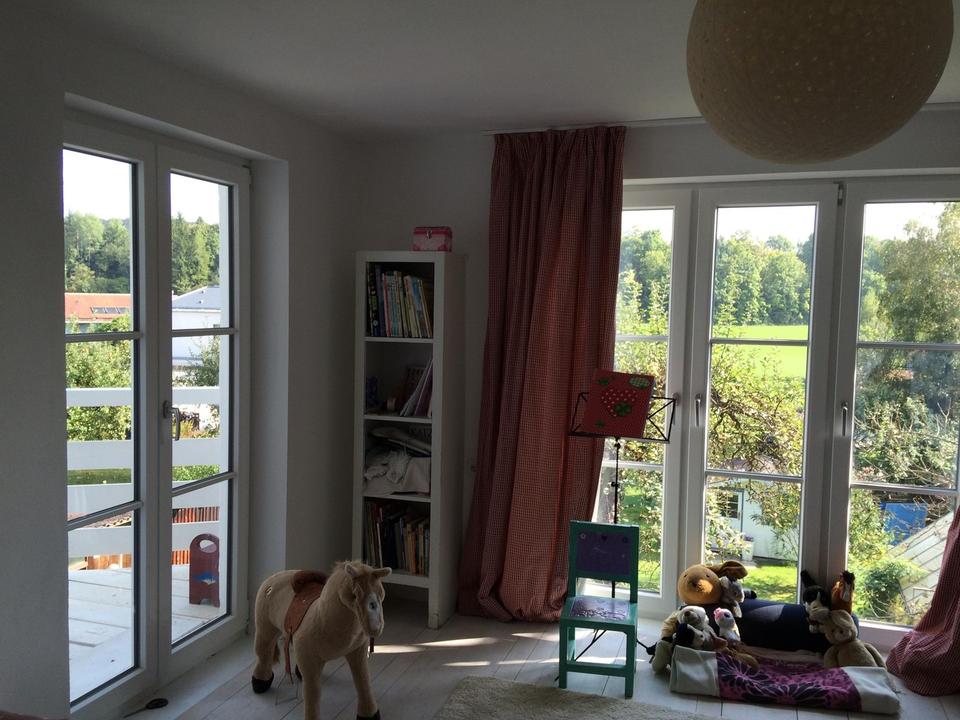 Traumhaftes Landhaus mit idyllischem Garten am Wörthsee – Bild 24