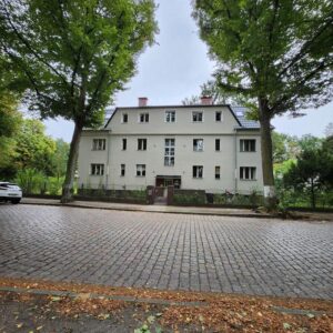 Schöne neu errichtete 3 bis 4 Zimmer-Dachgeschosswohnung mit geh. Innenausstattung und Dachterrasse