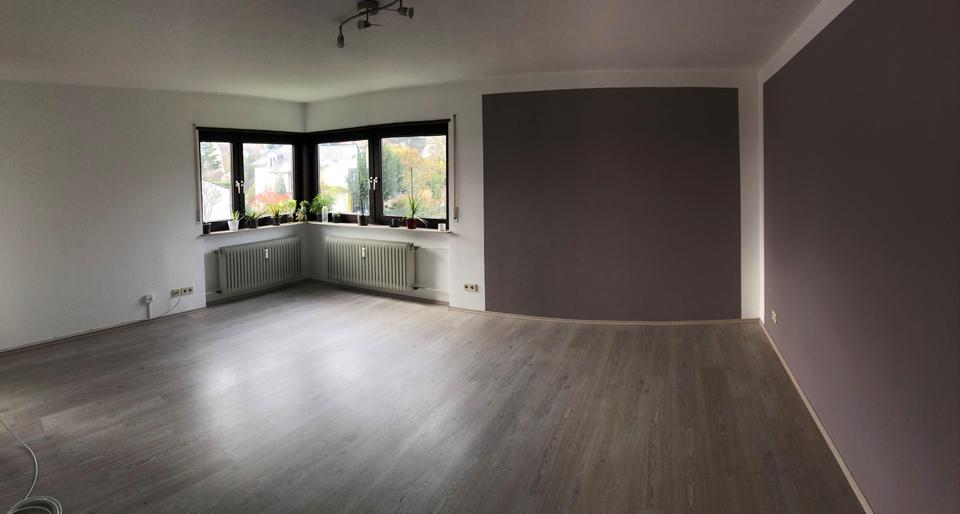 Blick & Lage!! helle - unvermietete 3,5 Zimmerwohnung ca. 88 qm mit Südbalkon