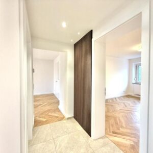 Erstbezug nach Sanierung: Stilvolle 2,5-Zi.-Wohnung im 2. OG in Augsburg-Lechhausen