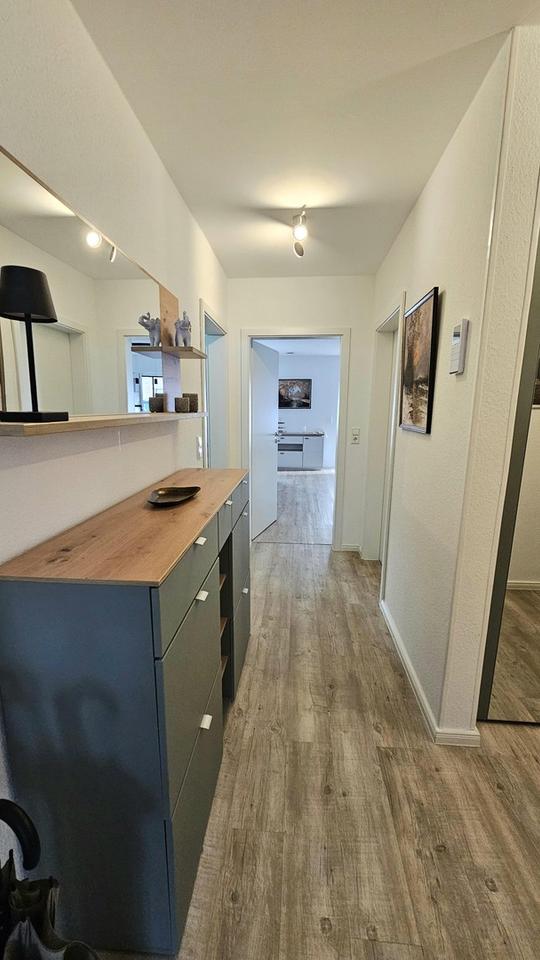 Neuwertige 2-Zimmer Erdgeschosswohnung mit Einbauküche + Garten – Bild 9