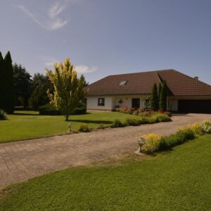 Großzügiges Einfamilienhaus auf traumhaft schönem Grundstück