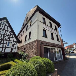 Große 2,5 Zimmer Wohnung mit riesigem Wohnzimmer