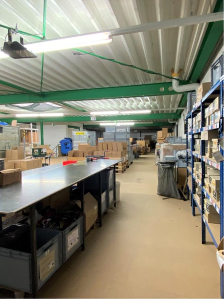 Moderne Lagerhalle, Bj.2004,2000m², 2- geschossig mit Aufzug, Rolltor und Schleuse für Be-Entladung – Bild 24