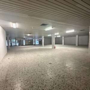 Ehemaliger Supermarkt 758m² Gewerbe für Fitness Freizeit Lager Einzelhandel Vereinsheim Sporthalle