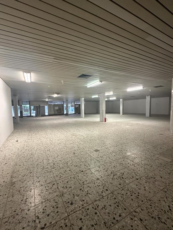 Ehemaliger Supermarkt 758m² Gewerbe für Fitness Freizeit Lager Einzelhandel Vereinsheim Sporthalle