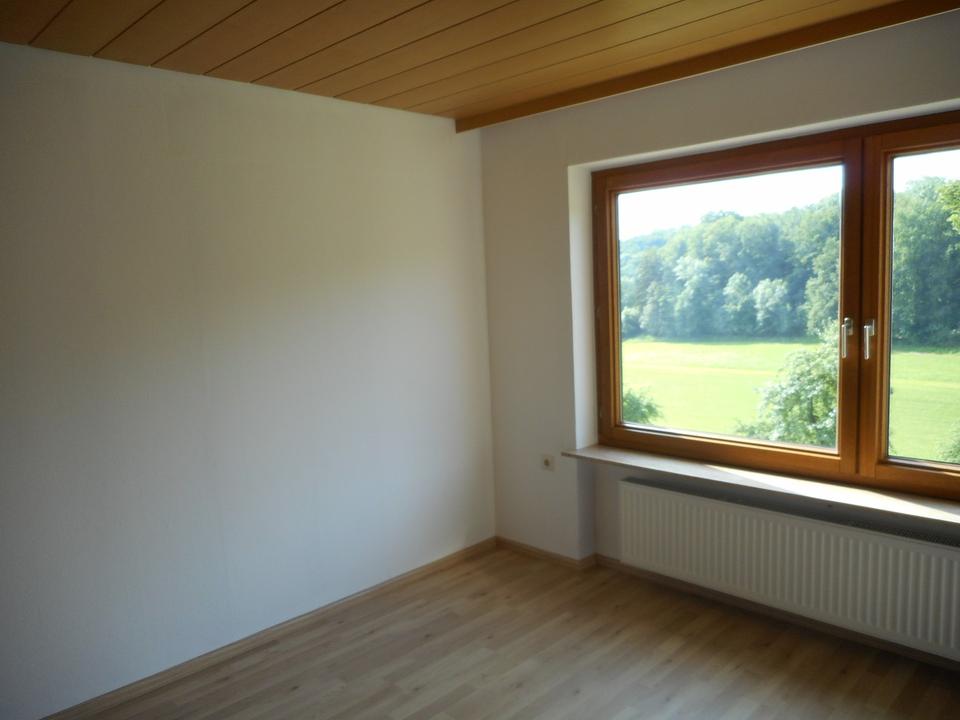 ++ Schöne, helle 3 Zimmerwohnung mit riesigem Balkon und Garten + + – Bild 5