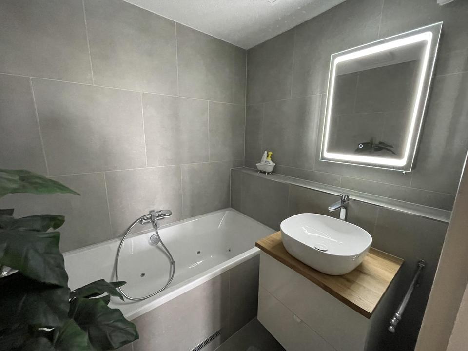 Top modernisierte 4 Zimmer Wohnung am Stadtrand mit super Aussicht, provisionsfrei – Bild 3