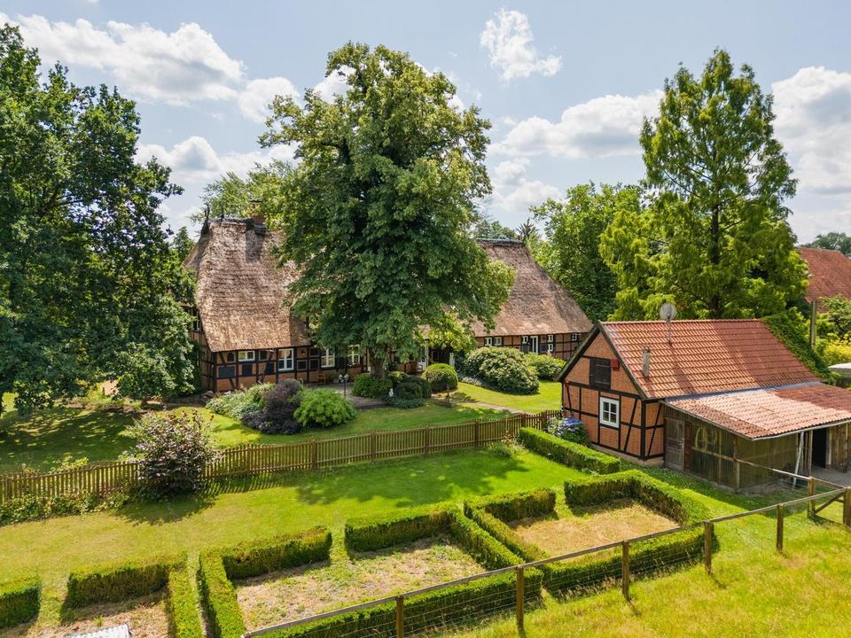 Pferdegestüt und exkl. Anwesen 70 km südöstl. von Hamburg - optional bis 30 ha Zukauf möglich – Bild 5