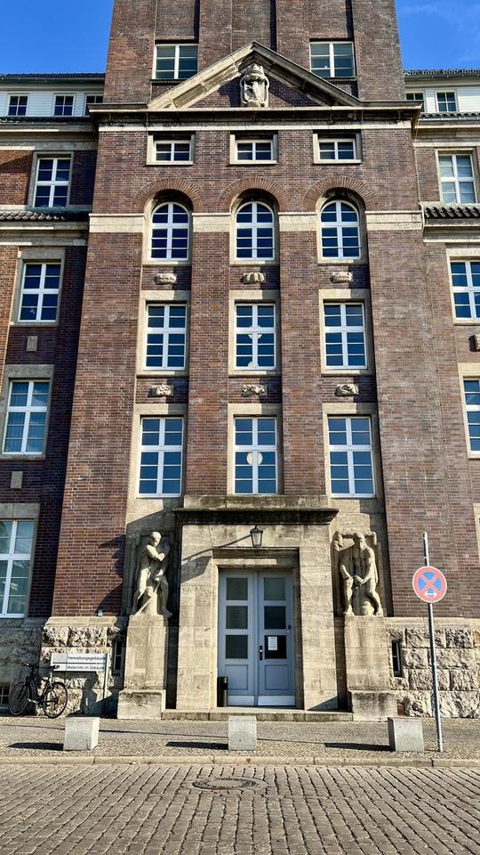 Büroräume mit historischem Charme am Westhafen Berlin – Bild 9