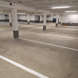Tiefgaragenstellplatz mit Autoaufzug in Fuhlsbüttel zu vermieten