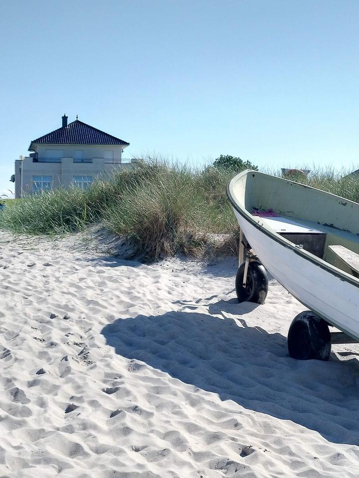 Villa/Haus in weiß/blau* Exklusiv*1.Reihe*400qm**