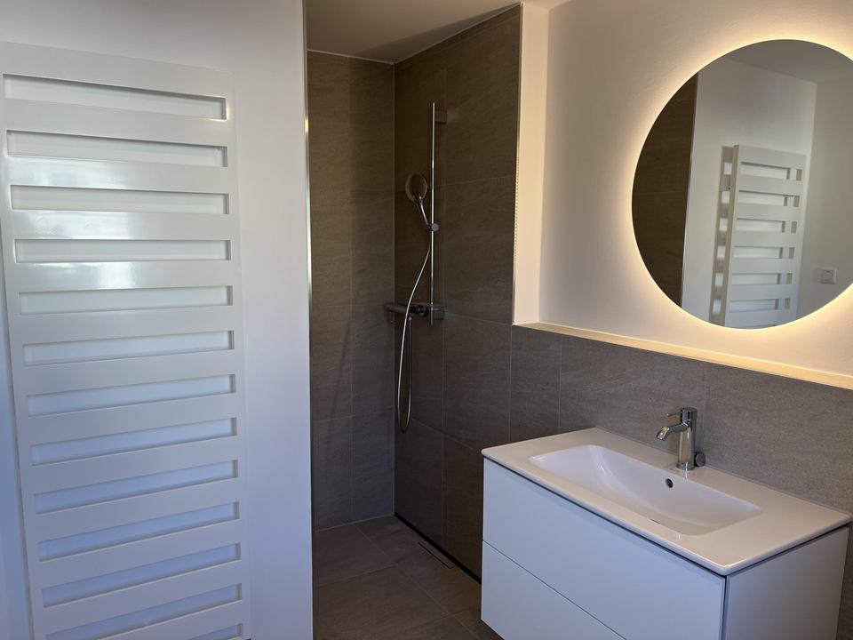 2 1/2 Zimmer Maisonette mit niedrigen Nebenkosten und 2 Dachterrassen – Bild 11