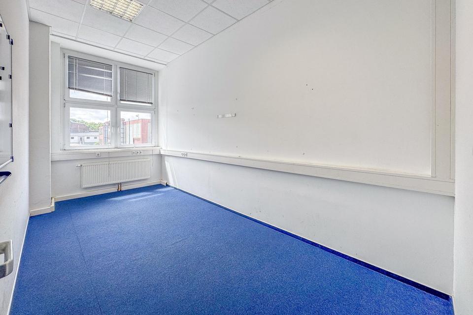 BÜRO – 270 m² – 7 BÜROS – 2 BESPRECHUNGSRÄUME – KÜCHE – LASTENAUFZUG – STELLPLÄTZE – TOP AUFGETEILT! – Bild 9