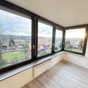 Wunderschön sanierte 3,5Zimmer Wohnung im EG mit Balkon