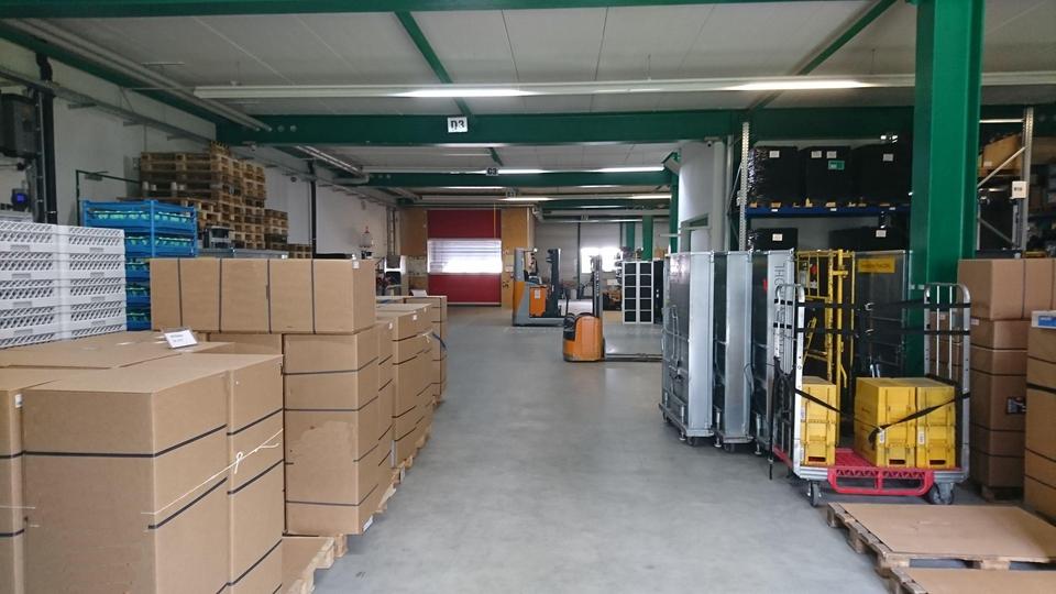 Moderne Lagerhalle, Bj.2004,2000m², 2- geschossig mit Aufzug, Rolltor und Schleuse für Be-Entladung – Bild 9