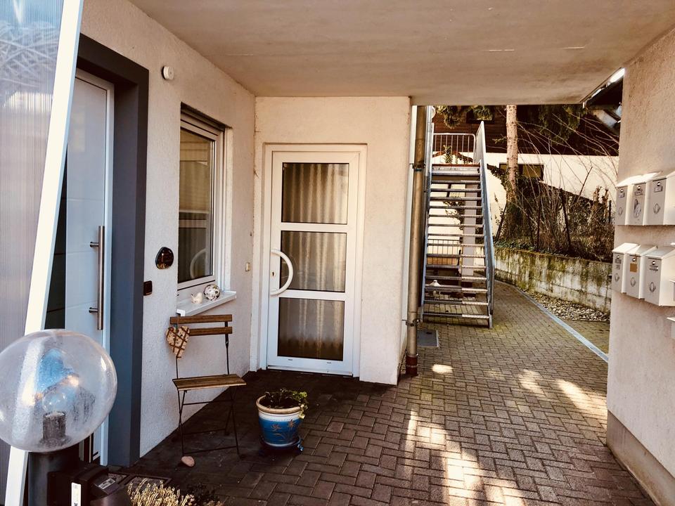 Sehr schöne 2- Zimmer Terrassenwohnung mit Garten