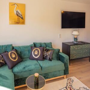 Wunderschöne City Wohnung im Zentrum von Dachau mit Blick auf den Schlosspark! Vollständig möbliert.