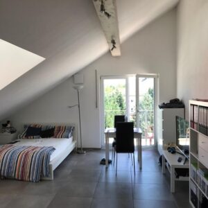 Studentenwohnung mit 2 ZKB im Dachgeschoss zur Kapitalanlage
