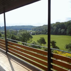 ++ Schöne, helle 3 Zimmerwohnung mit riesigem Balkon und Garten + +