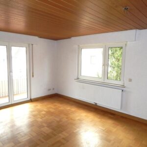 schöne 3,5 Zi.-Whg. ca. 77 qm Obergeschoss