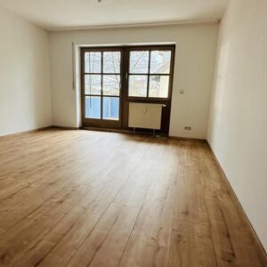 2 Zimmer Wohnung, ETW, Erstbezug nach Renovierung, provisionsfrei, 1. OG