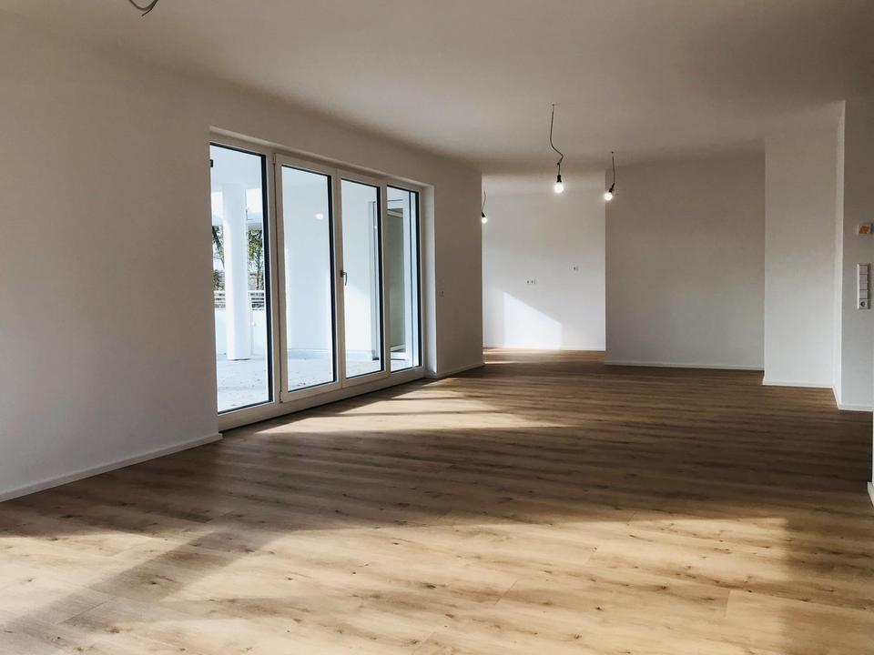 Barrierefreie OG - Wohnung, hell, offen gestaltet, hier fühlt man sich einfach Wohl. – Bild 2