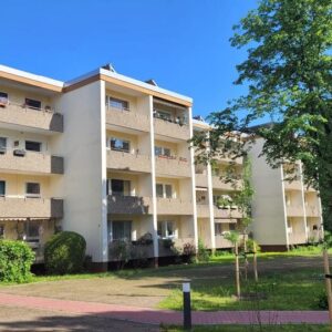 helle 4-Zi-Whg mit Balkon - perfekt für junge Familien - im 2. Stock von privat