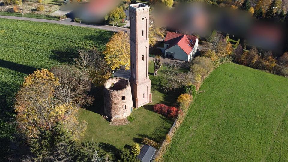 Seltene Gelegenheit: Döbelner Holländerturm mit Wohnhaus und 2.770m² Grundstück – Bild 3